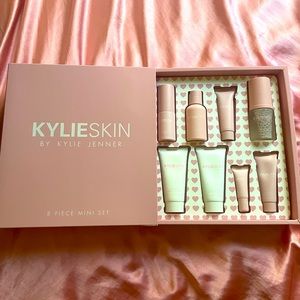 KylieSkin 8 piece mini set